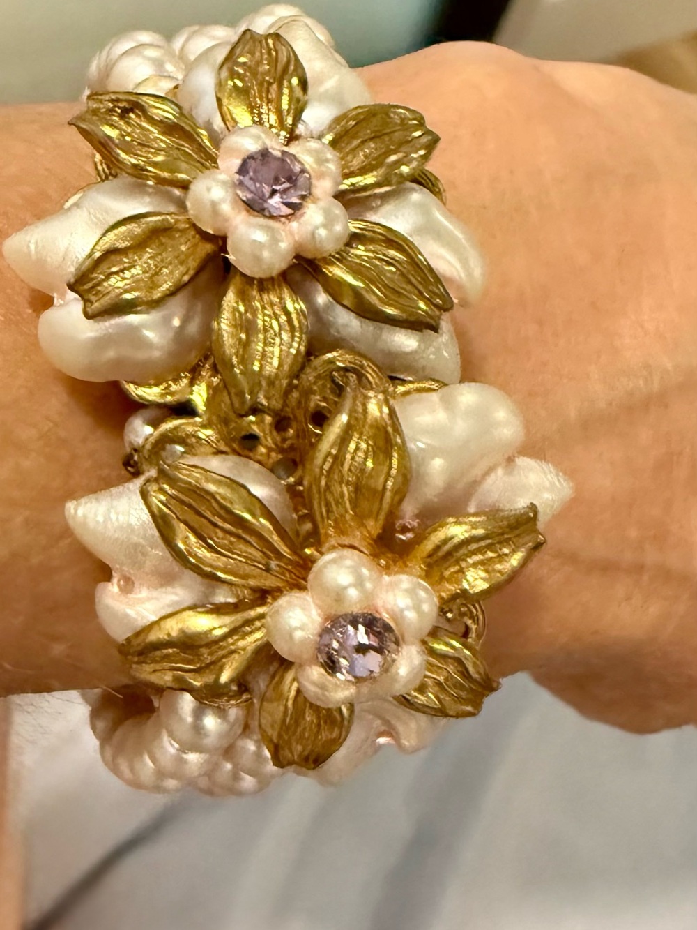 Unsigned Leru White Pearled Nugget Goldtone Vintage MCM 1957 
Coil Bracelet